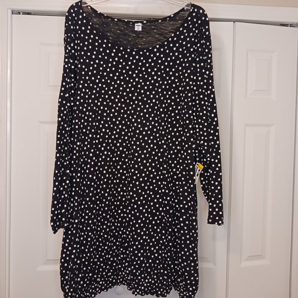 Old Navy Tops - 3/$18 or 5/$25 Old Navy Black/White Long Sleeve Top Size 4X